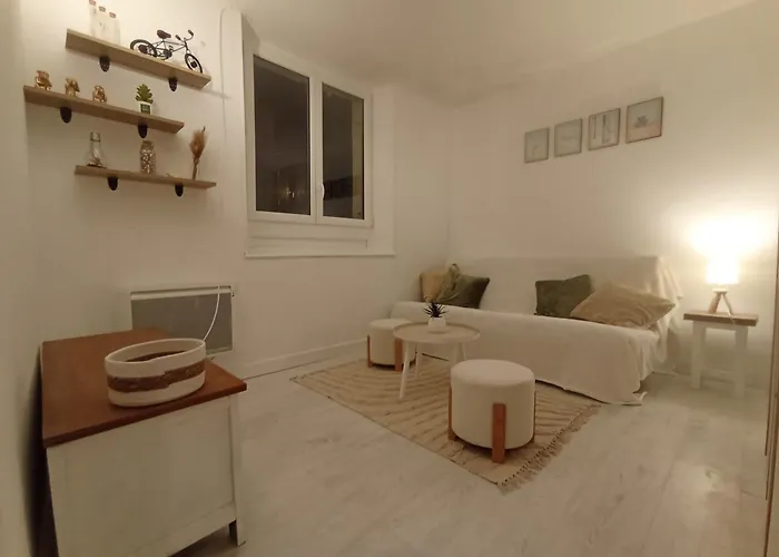 Holiday home Les Genets D'or Saint-Jean-le-Thomas